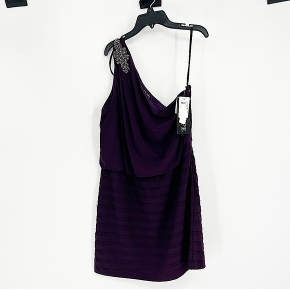 NWT‎ Xscape by Joanna Chen Purple One Shoulder Cocktail Dress Size 14 *Flaw